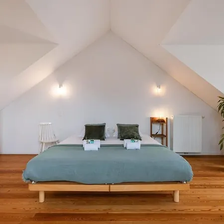 Huswell - 'the Crown' In Gent