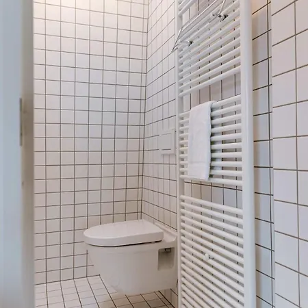 Huswell - 'the Crown' In Apartment Ghent