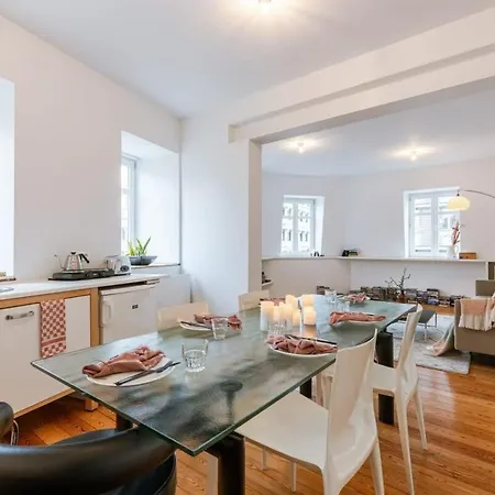 Huswell - 'the Crown' In Apartment Ghent