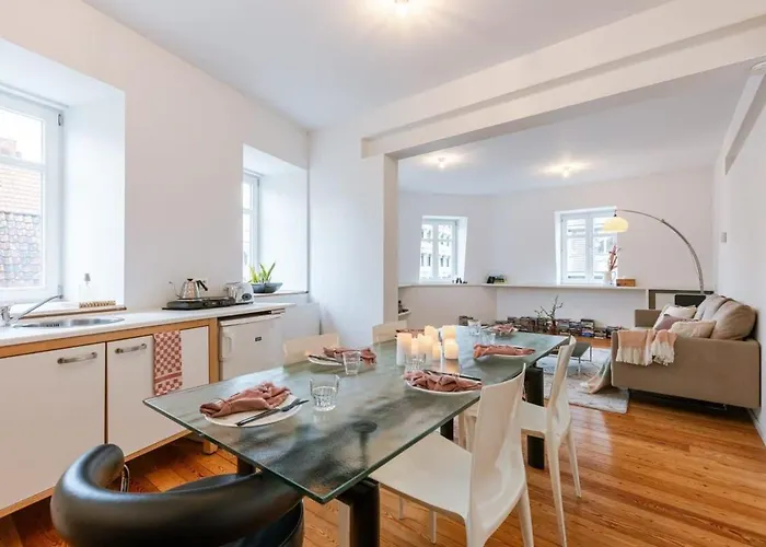 Huswell - 'the Crown' In 아파트 헨트