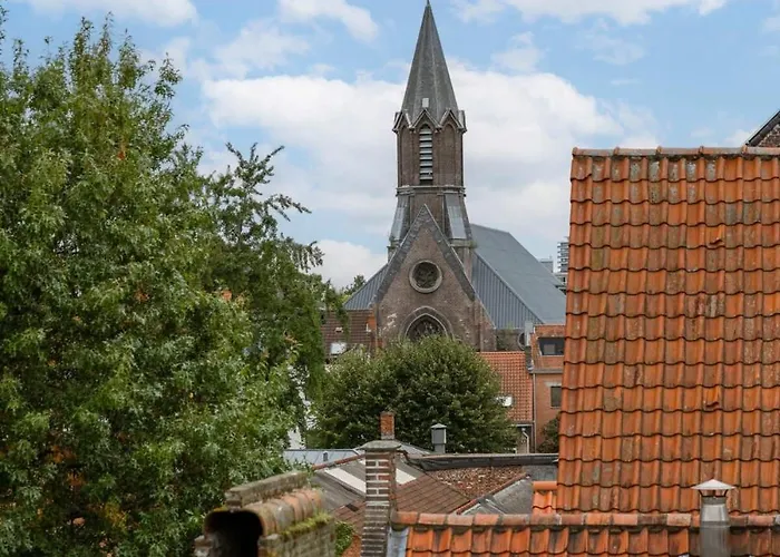 Huswell - 'the Crown' In *