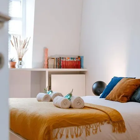 Huswell - 'the Crown' In * גנט